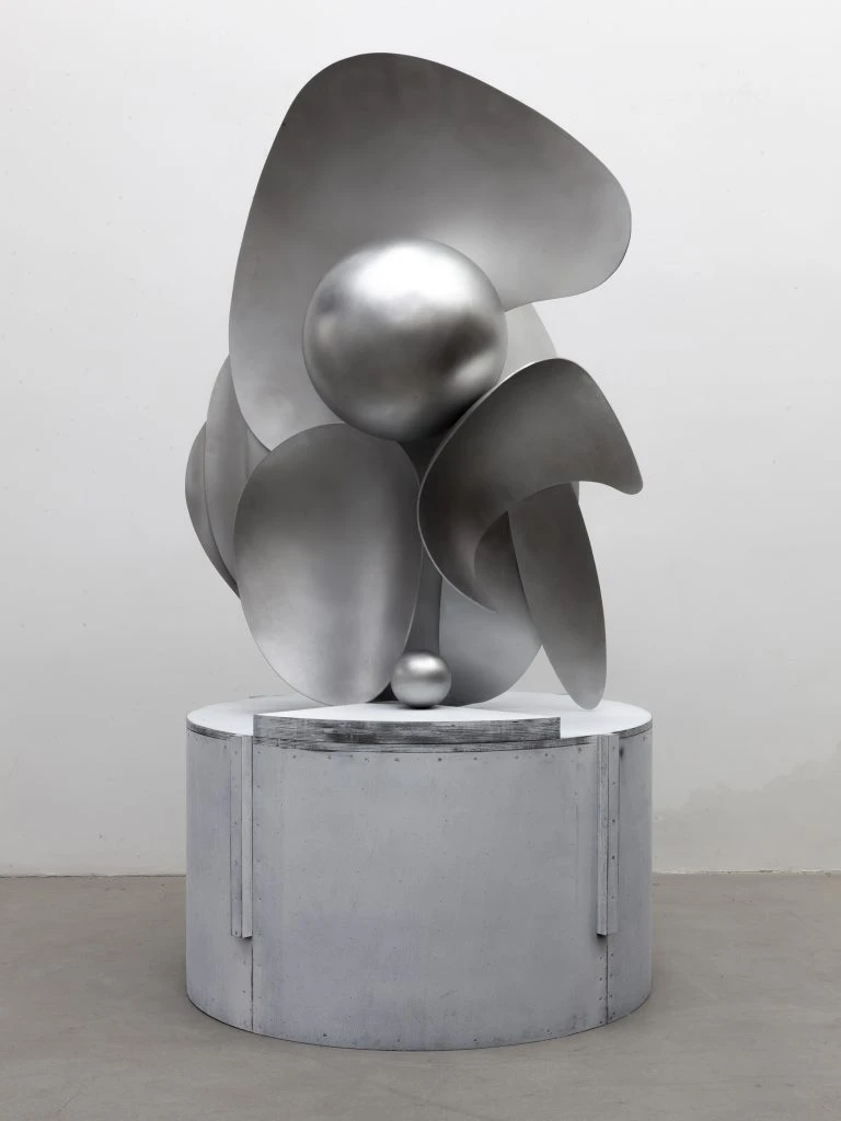 Liu Wei, <i>Microworld NO.  9</i> (2022).  © LiuWei.  Courtesy of White Cube.” width=”768″ height=”1024″ srcset=”https://news.artnet.com/app/news-upload/2022/11/20221030-MicroWorldNo9-8-768×1024.jpg 768w, https://news.artnet.com/app/news-upload/2022/11/20221030-MicroWorldNo9-8-225×300.jpg 225w, https://news.artnet.com/app/news-upload/2022 /11/20221030-MicroWorldNo9-8-1152×1536.jpg 1152w, https://news.artnet.com/app/news-upload/2022/11/20221030-MicroWorldNo9-8-1536×2048.jpg 1536w, https://news .artnet.com/app/news-upload/2022/11/20221030-MicroWorldNo9-8-37×50.jpg 37w, https://news.artnet.com/app/news-upload/2022/11/20221030-MicroWorldNo9- 1920w” sizes=”(max-width: 768px) 100vw, 768px”/></p>
<p id=